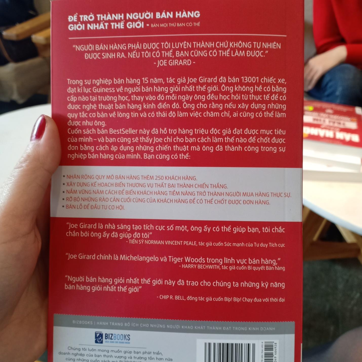 Bìa sau của cuốn "Để Trở Thành Người Bán Hàng Giỏi Nhất Thế Giới"