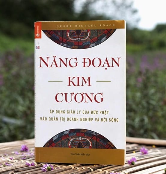 "Năng Đoạn Kim Cương" không chỉ là một cuốn sách về kinh doanh thông thường, mà còn là một hướng dẫn toàn diện về cách sống và làm việc có ý nghĩa, mang lại lợi ích cho bản thân và xã hội.