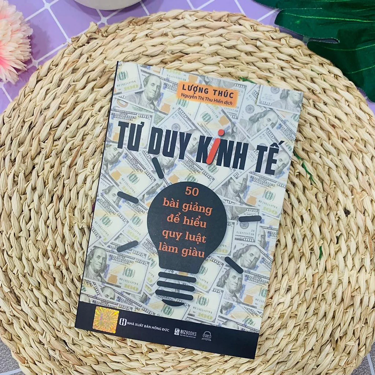 "Tư Duy Kinh Tế" không chỉ hữu ích cho những người muốn tìm hiểu về kinh tế mà còn là nguồn cảm hứng cho các doanh nhân và nhà đầu tư muốn nâng cao hiệu quả kinh doanh và đầu tư của mình.