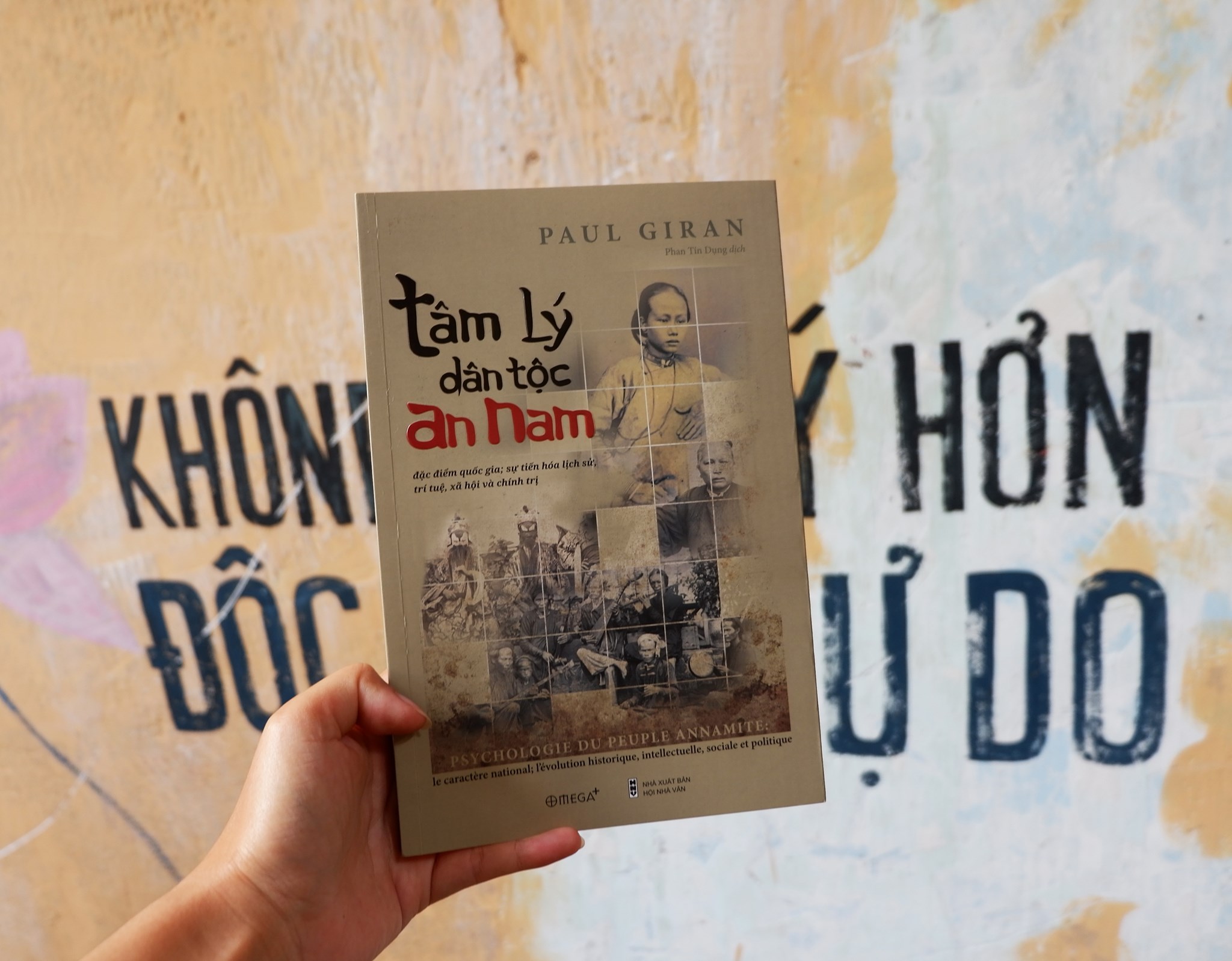 "Tâm Lý Dân Tộc An Nam" được xuất bản lần đầu vào năm 1904, dựa trên quan sát và nghiên cứu của tác giả trong thời gian làm việc tại Đông Dương.